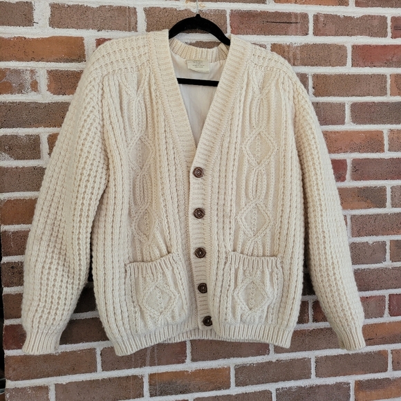 GAELTARRA 100% PURE WOOL. Hnadloomed in ireland lined caridgan. - Picture 1 of 9